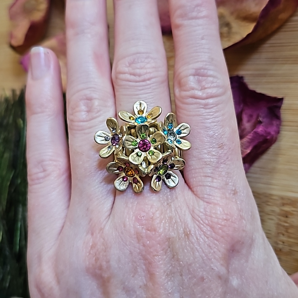Y2k Gold flower rhinestone stretchy fashion ring